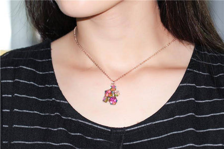 Special Fashion-forward Cubic Ladies Necklace